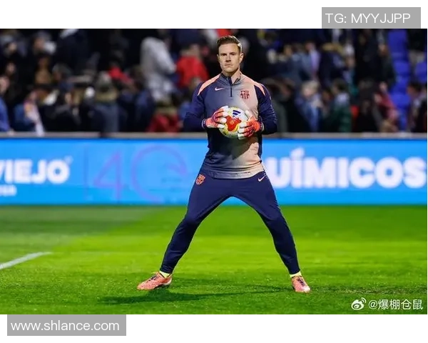 特尔施特根的守门之道与巴萨辉煌历史的交织探讨