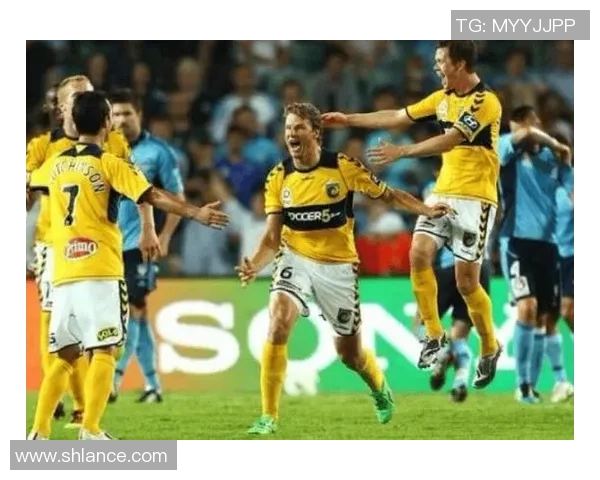 西悉流浪与悉尼FC的激烈对决揭示澳超联赛的竞争魅力与球队实力较量