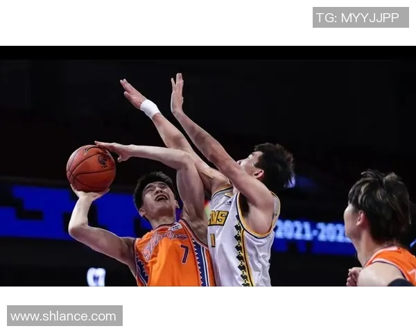 郭昊文的篮球之路：从青涩少年到职业赛场的奋斗与成长